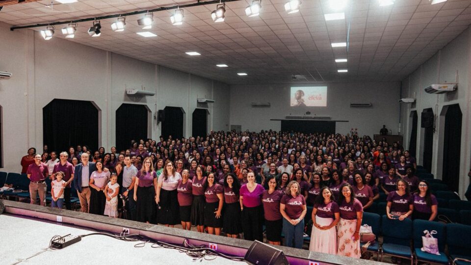Participantes posam para a foto oficial do evento. (Foto: Matheus Amaral)