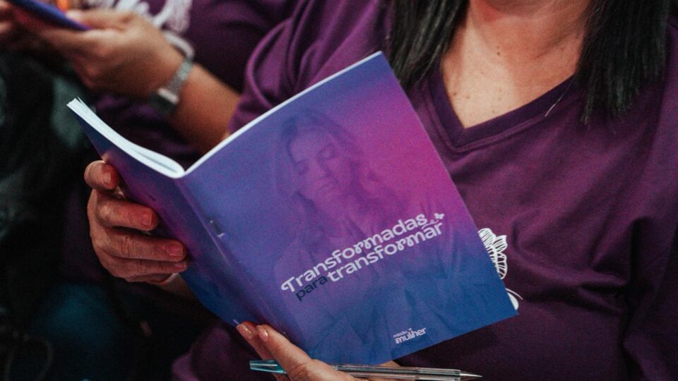 Material foi entregue para todas as participantes. (Foto: Matheus Amaral)
