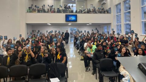 Mais de 700 adolescentes são preparados para dar estudos bíblicos no centro do RS