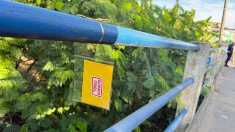 Voluntários espalham mensagens de esperança na Ponte da Lapa, em Campos