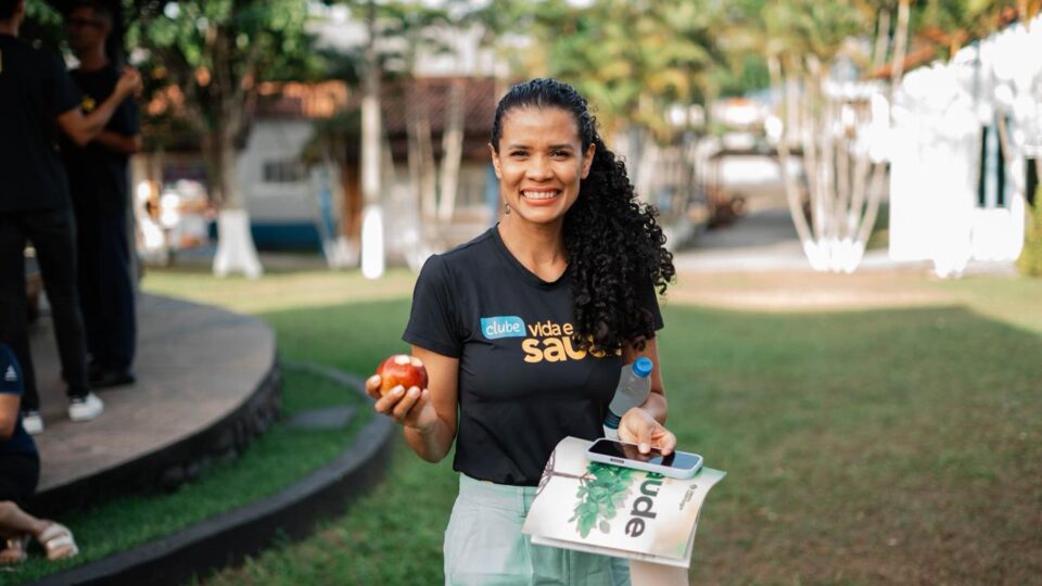 Paticipante começando a parte prática com a Estação das Emoções. (Foto: Matheus Amaral)