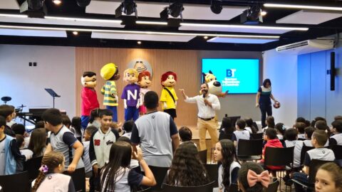Projeto "A Turma do Nosso Amiguinho" Encanta Alunos em Maceió