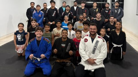 Projeto social de jiu-jitsu aproxima novas gerações em Goiás