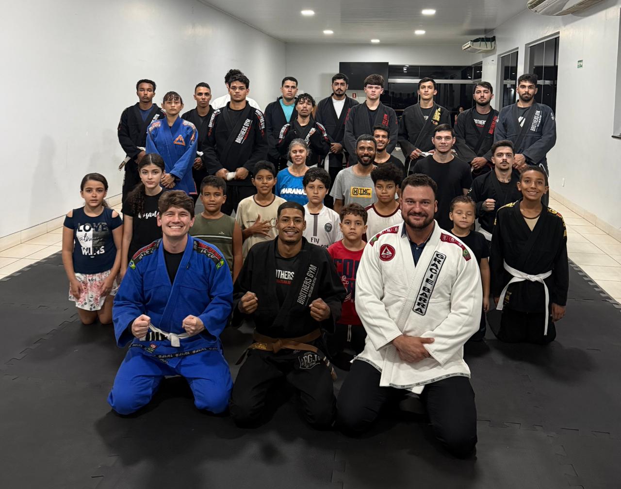 Projeto social de jiu-jitsu aproxima novas gerações em Goiás