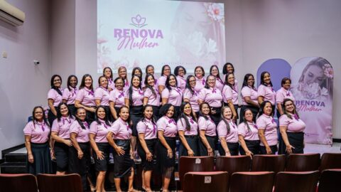 Primeira turma do Projeto Renova Mulher se forma durante encontro de líderes