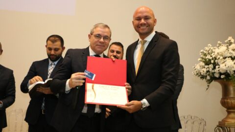 Cerimônia de ordenação confirma vocação de pastor