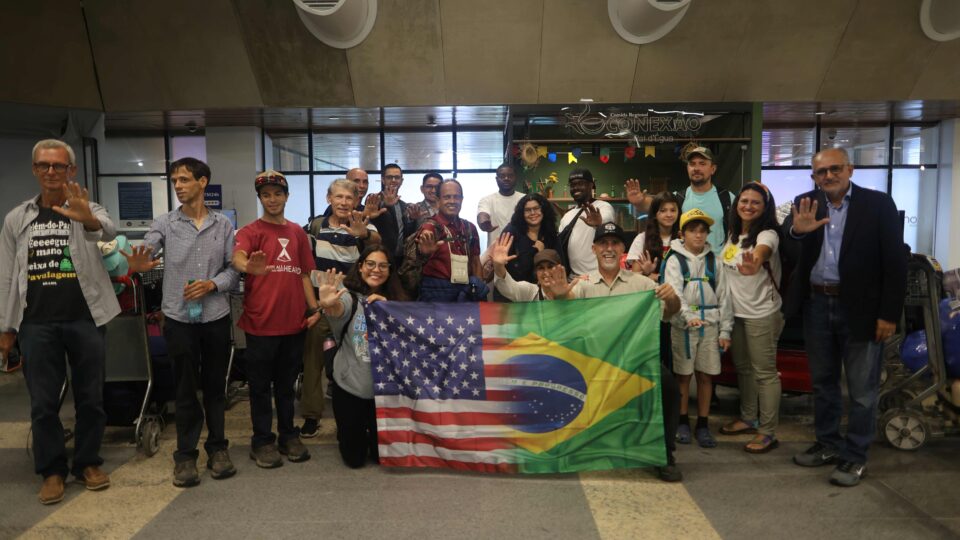 Mais de 40 missionários cruzam fronteiras para servir comunidade ribeirinha no Pará