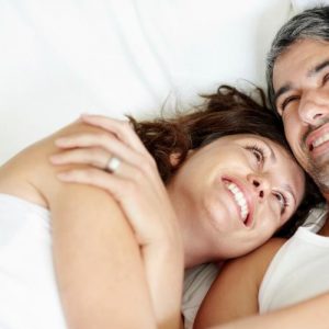 10 razões pelas quais você deve fazer sexo com seu cônjuge regularmente