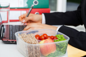 5 consejos para alimentarse bien en el trabajo