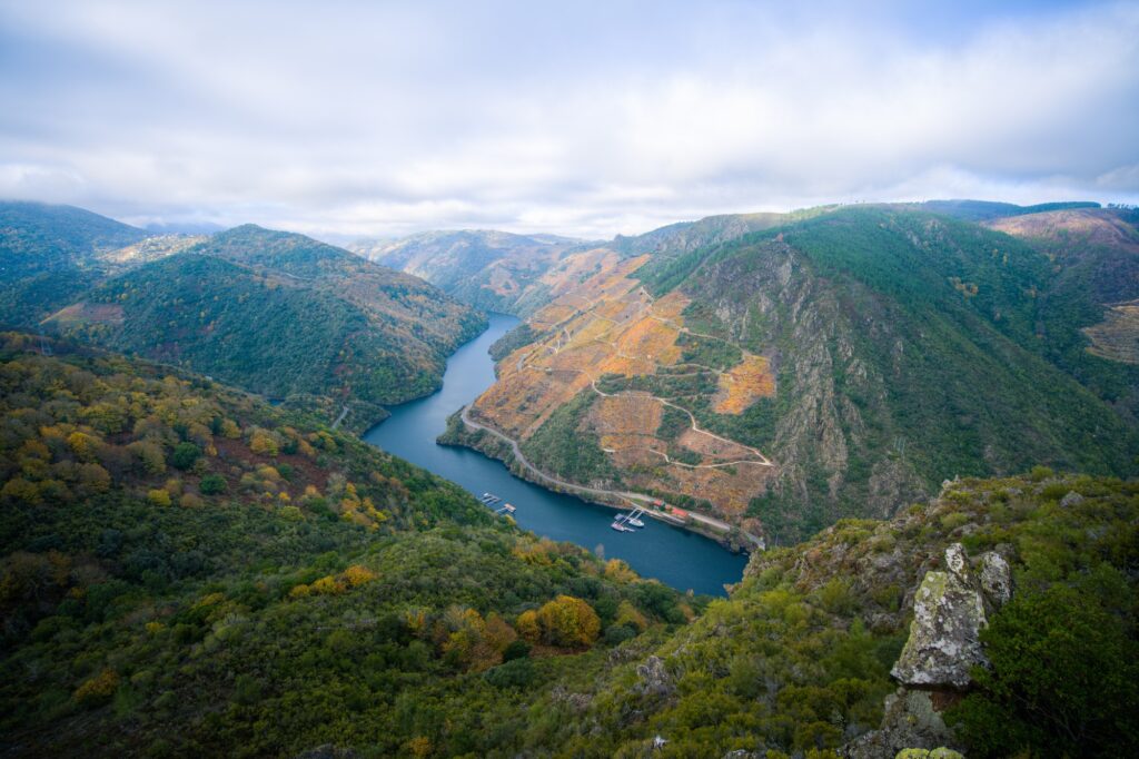 Low clouds over the Sil canyon in the Ribeira Sacra
