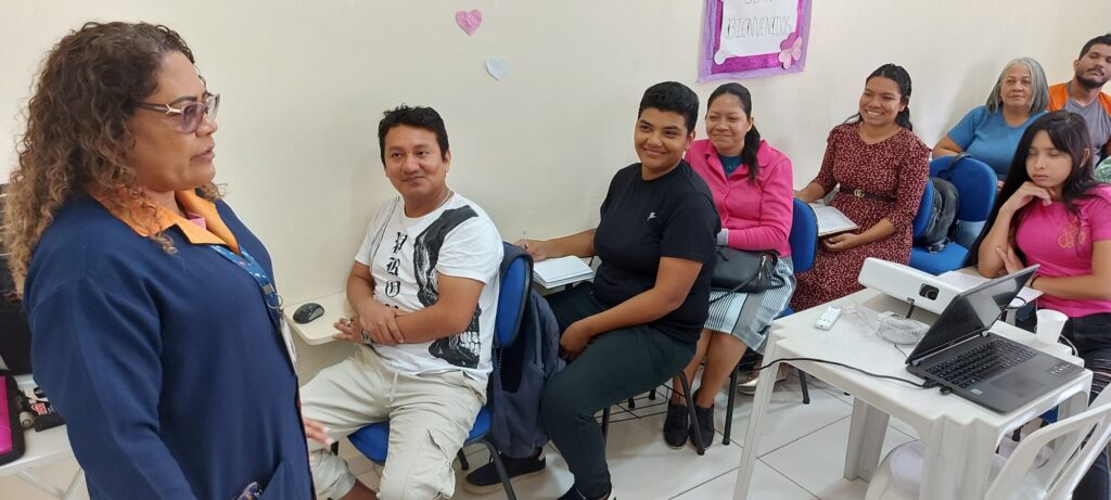 Refugiados venezuelanos encontram novo começo com apoio de projeto da ADRA