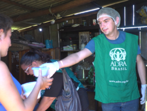 ADRA Brasil treina grupo de voluntários para atuar em unidade móvel