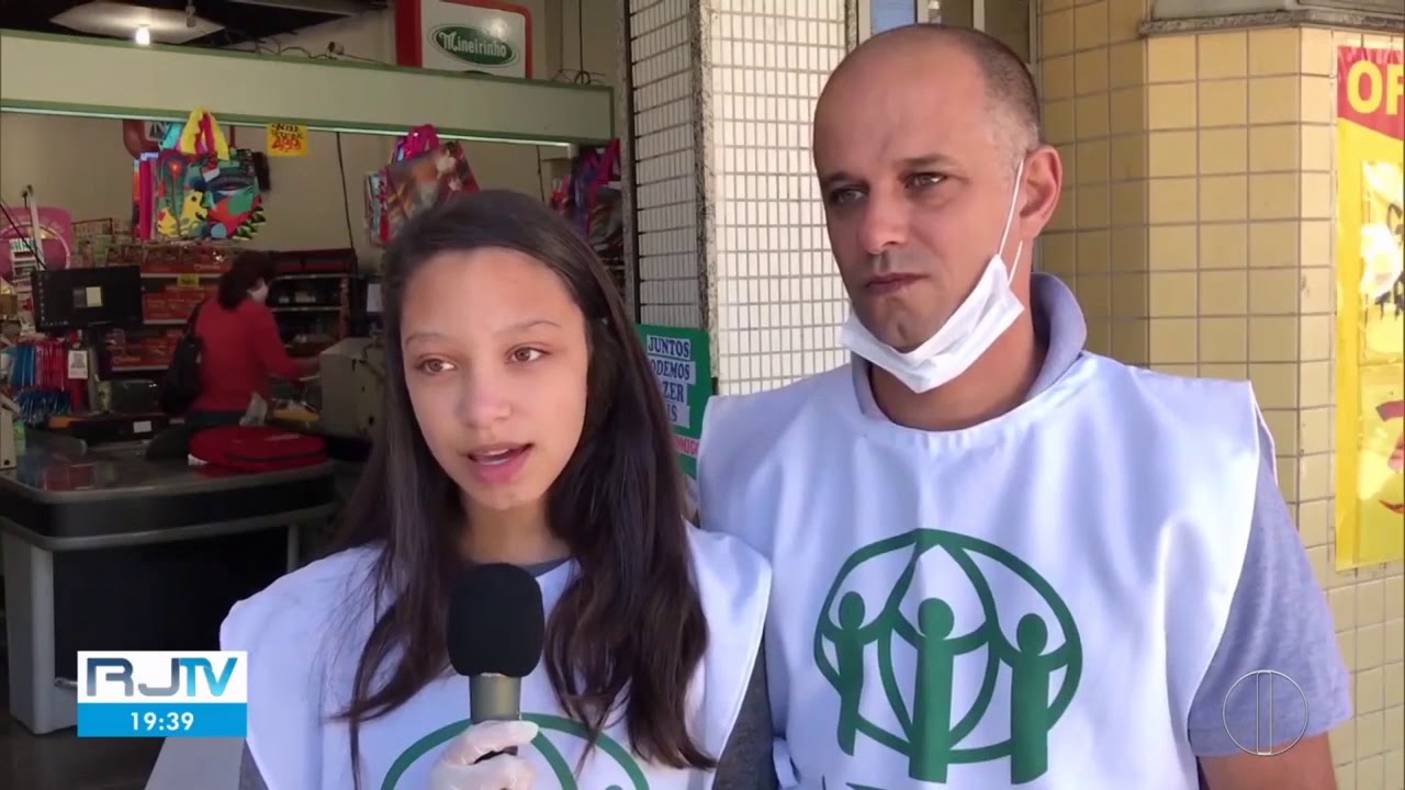 TV Globo RJ | Voluntários trocam máscaras e livros por alimentos