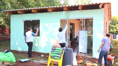 Família carente de Ijuí tem casa reformada por voluntários
