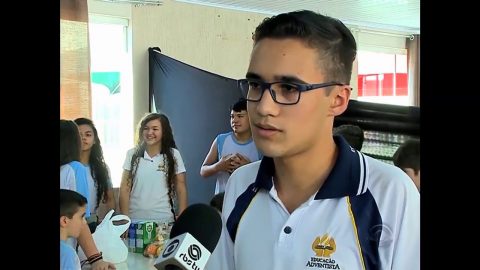 RBS TV Santa Maria - Colégio Adventista realiza ação no Dia Nacional do Voluntariado