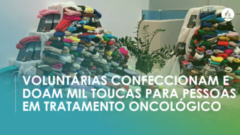 Mulheres fazem e entregam mil toucas para pacientes de hospital em Curitiba