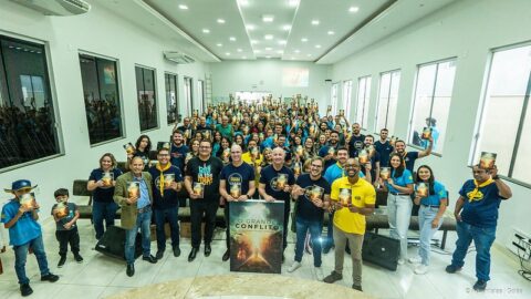 Adventistas de Goiás distribuem livros em Catalão (GO)