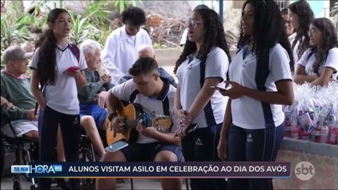 Educação Adventista na Mídia | Alunos visitam asilo em celebração ao Dia dos Avós